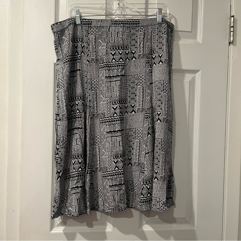 Black and White Jaclyn Smith Skirt - Size Large - Picture 3 of 6